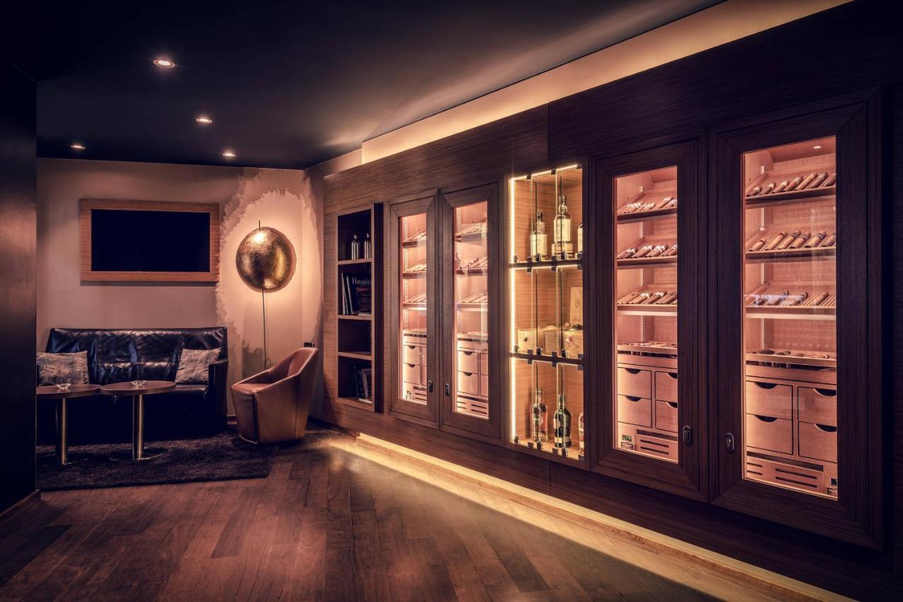 Zurich Marriott Hotel Екстер'єр фото Wine cellar