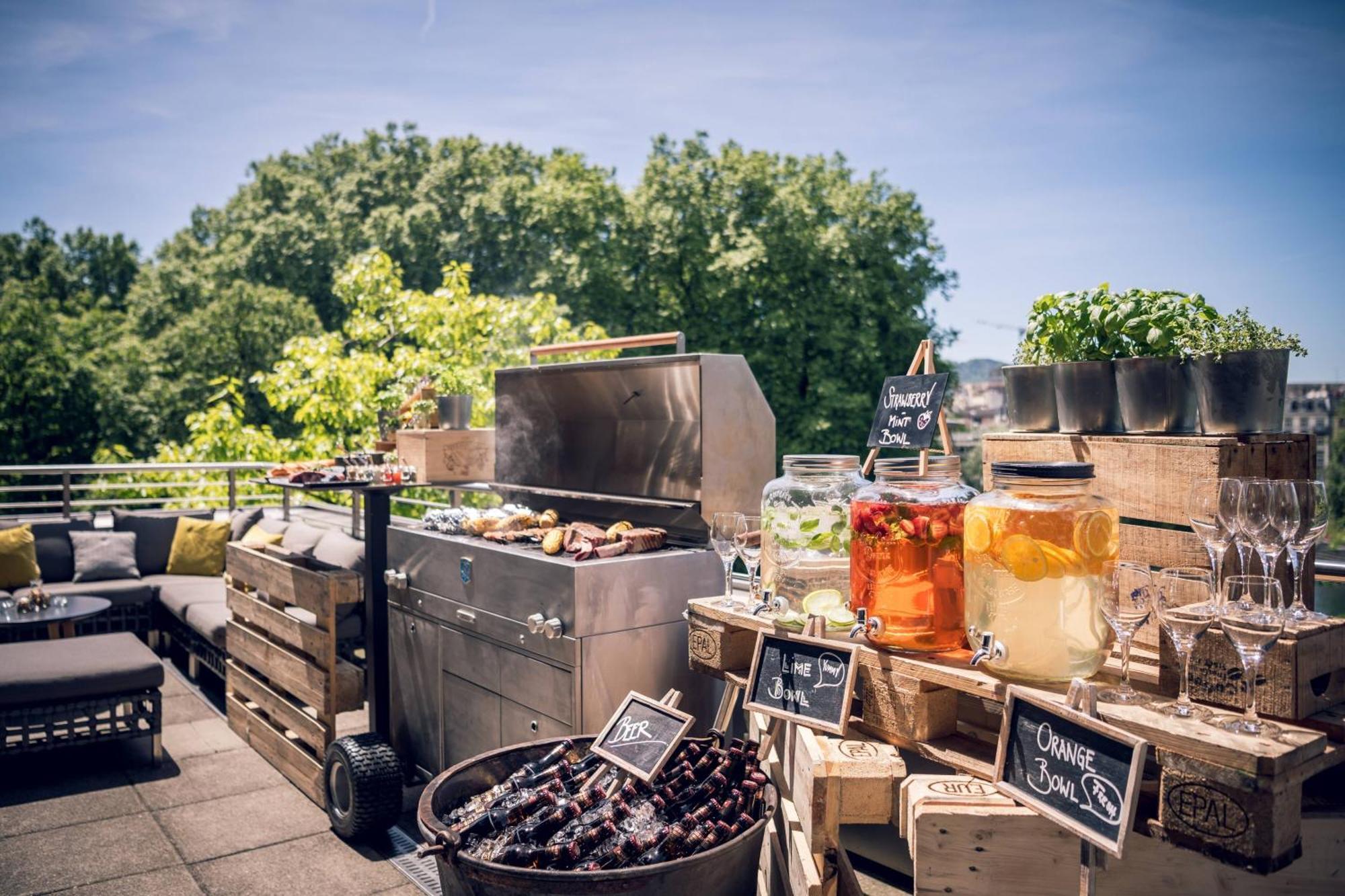 Zurich Marriott Hotel Екстер'єр фото The rooftop bar at the Hotel