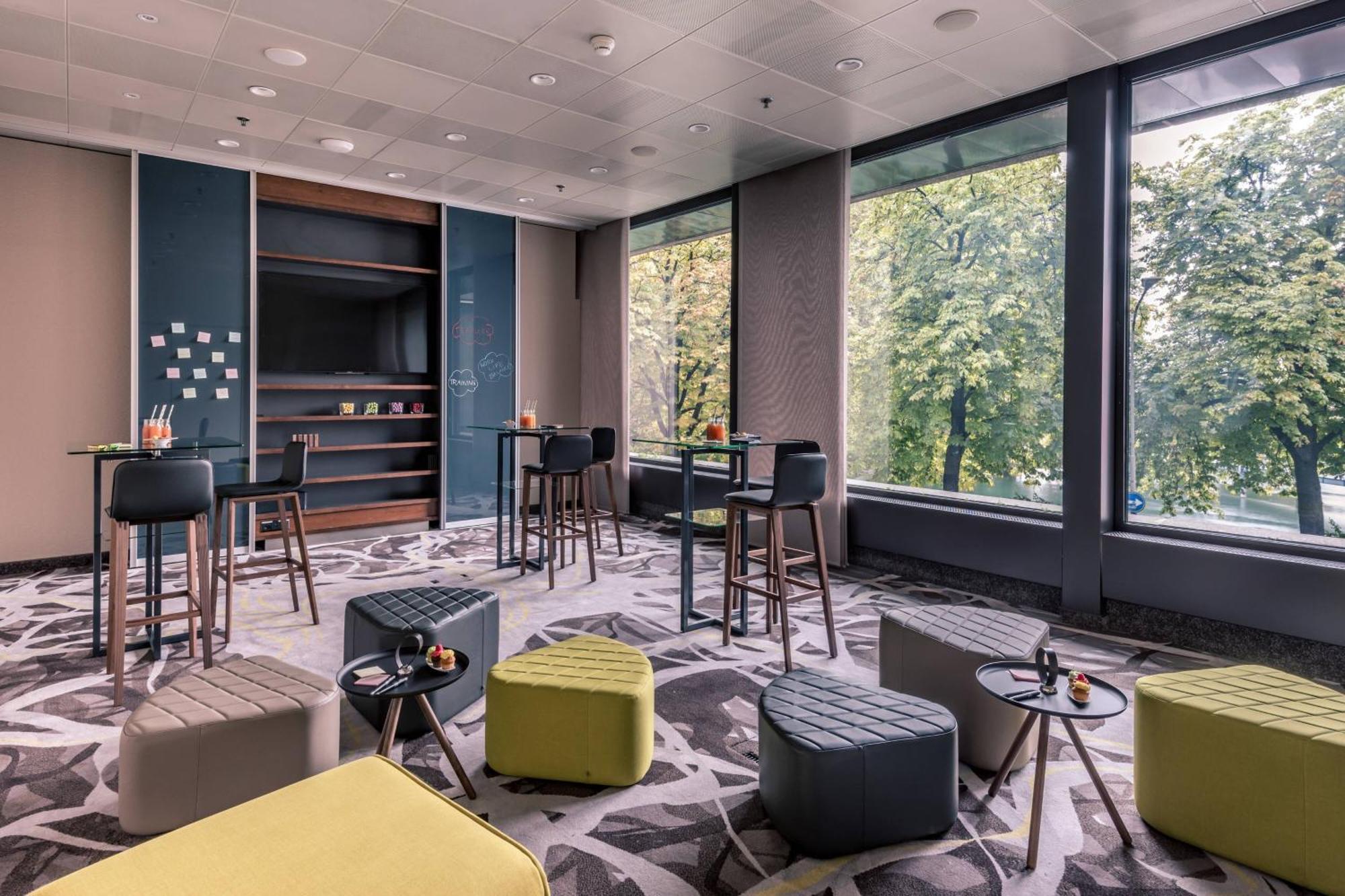 Zurich Marriott Hotel Екстер'єр фото The lounge at the hotel