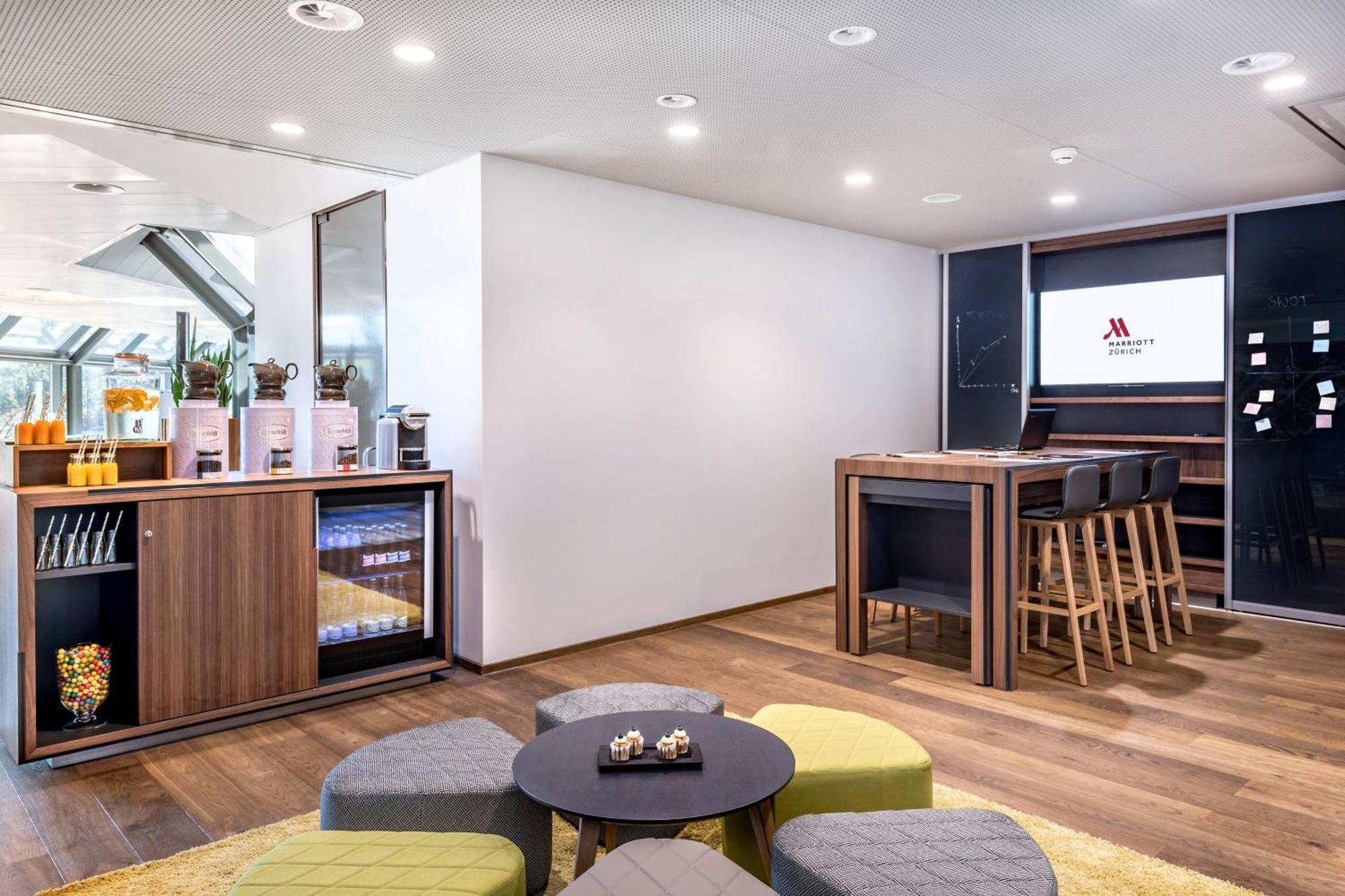 Zurich Marriott Hotel Екстер'єр фото The M Club at Frankfurt Airport